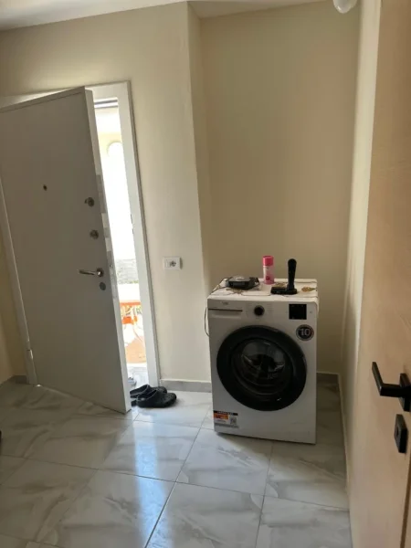Tirane, jepet me qera apartament 2+1 Kati 1, 75 m² 450 € (Rruga Shefqet Kuka)