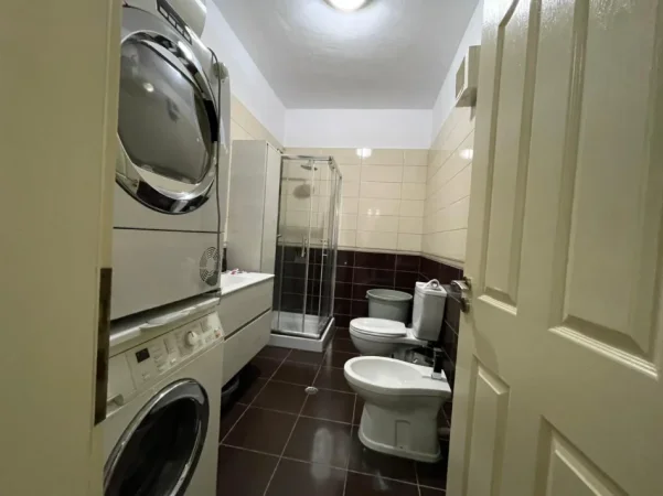 Tirane, shitet apartament 2+1 Kati 2, 116 m² 155.000 € (Yzberisht)