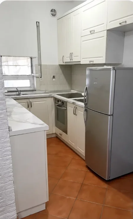 Tirane, jepet me qera apartament 1+1 Kati 1, 63 m² 500 € (Qender)