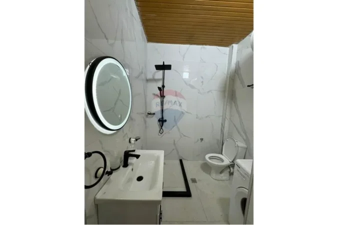 Tirane, jap me qera apartament 1+1 Kati 6, 76 m² 600 € (Shallvaret)