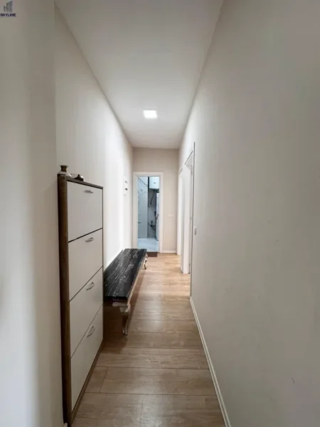 Tirane, jepet me qera apartament 2+1 Kati 4, 100 m² 1.500 € (Rruga e Kosovareve)