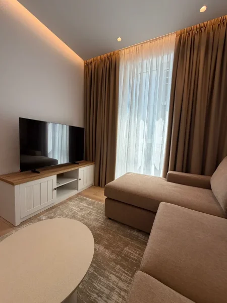 Tirane, jepet me qera apartament 1+1 Kati 2, 75 m² 1.050 € (Komuna Parisit)
