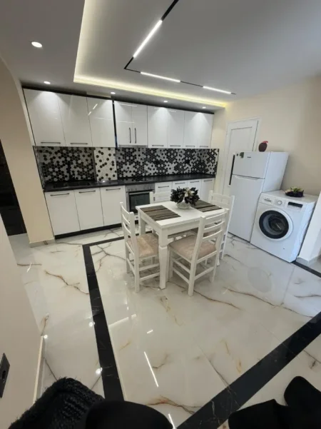 Tirane, jepet me qera apartament 2+1 Kati 2, 72 m² 800 € (RRUGA E ELBASANIT)