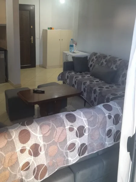 Tirane, jepet me qera apartament 1+1+Ballkon Kati 8, 70 m² 400 € (Fabrika e Miellit)