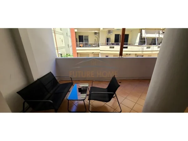 Tirane, jepet me qera apartament 1+1 Kati 2, 62 m² 700 € (LIQENI I THATE)