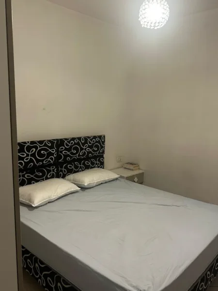 Tirane, jepet me qera apartament 2+1+Aneks+Ballkon Kati 3, 450 € (astir , unaza e re , rruga teodor keko)