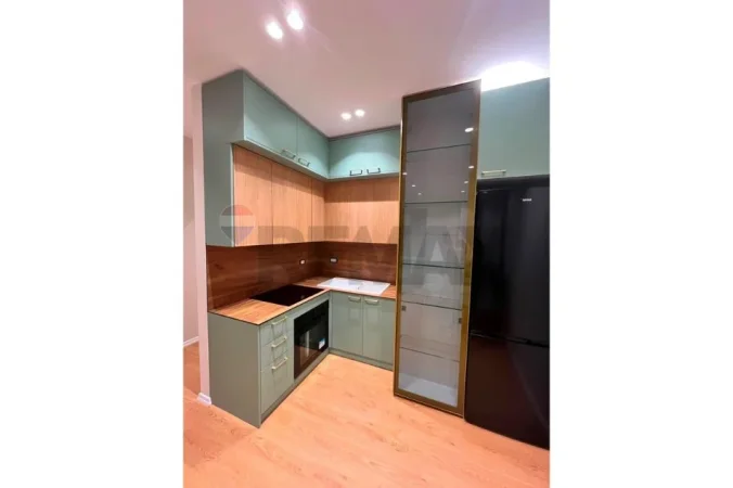 Tirane, jepet me qera apartament 2+1 Kati 7, 120 m² 750 € 
