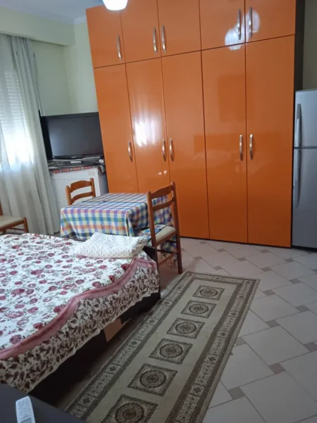 Tirane, jepet me qera garsonier 1+1 Kati 2, 35 m² 450 € (RRUGA DURRESIT)