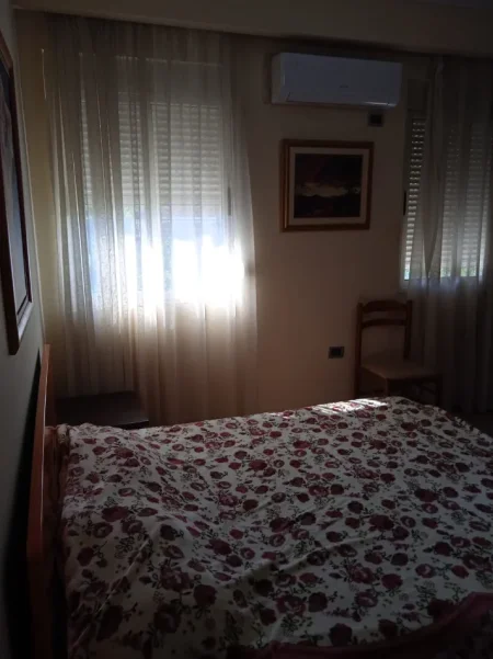 Tirane, jepet me qera garsonier 1+1 Kati 2, 35 m² 450 € (RRUGA DURRESIT)