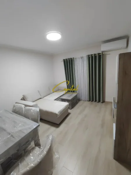 Tirane, jepet me qera apartament 1+1 Kati 2, 90 m² 800 € (RRUGA FORTUZI)