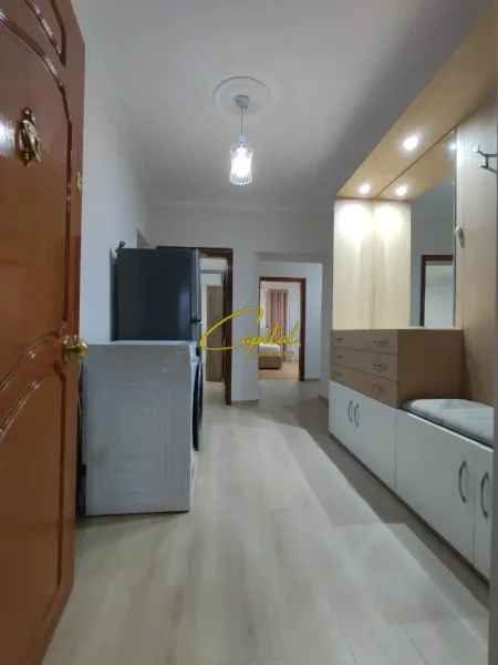 Tirane, jepet me qera apartament 1+1 Kati 2, 90 m² 800 € (RRUGA FORTUZI)
