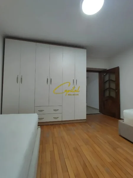 Tirane, jepet me qera apartament 1+1 Kati 2, 90 m² 800 € (RRUGA FORTUZI)