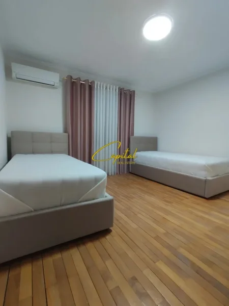 Tirane, jepet me qera apartament 1+1 Kati 2, 90 m² 800 € (RRUGA FORTUZI)
