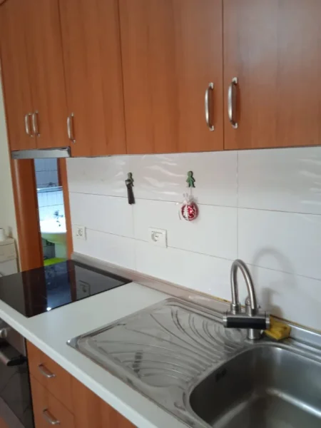 Tirane, jepet me qera apartament 1+1 Kati 2, 35 m² 500 € (Rruga Mihal Duri)