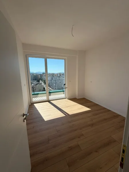 Tirane, shitet apartament 3+1 Kati 10, 137 m² 520.000 € (KOMUNA E PARISIT)