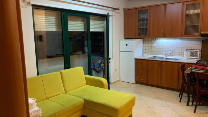Tirane, jepet me qera apartament 1+1 Kati 5, 60 m² 500 € (Don Bosko)
