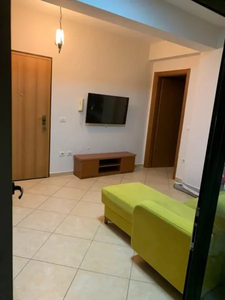Tirane, jepet me qera apartament 1+1 Kati 5, 60 m² 500 € (Don Bosko)