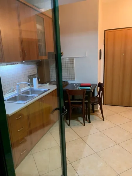 Tirane, jepet me qera apartament 1+1 Kati 5, 60 m² 500 € (Don Bosko)