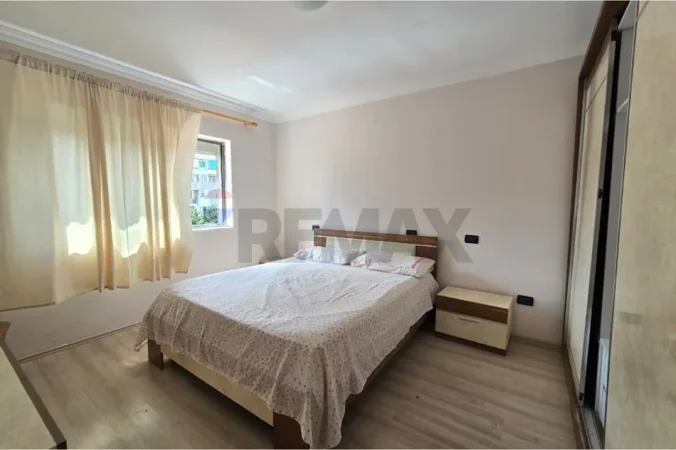 Rr. Myslym Shyri, Japim me QIra Apartament 1+1 - 55.000 Lek