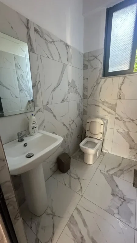 Tirane, jepet me qera apartament 1+1 Kati 1, 60 m² 350 € (Teodor Keko)