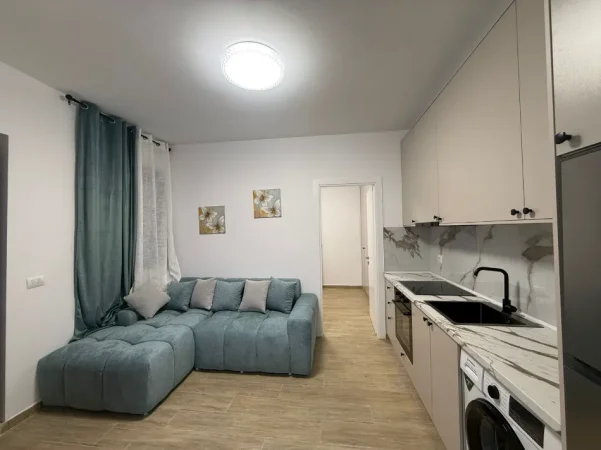 Tirane, jepet me qera apartament 1+1 Kati 1, 60 m² 450 € (5 Maj)