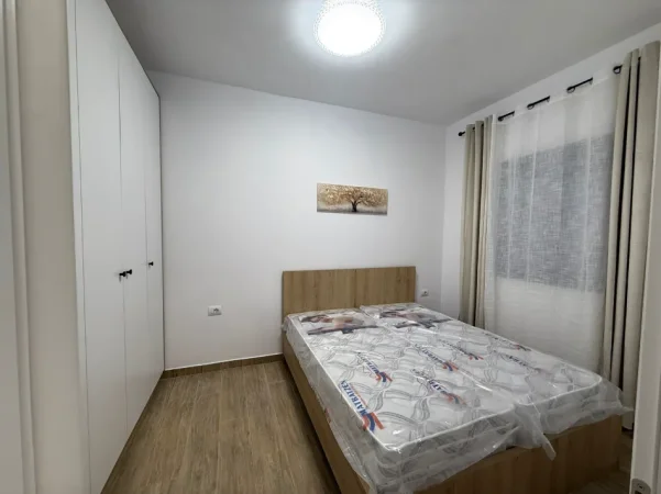 Tirane, jepet me qera apartament 1+1 Kati 1, 60 m² 450 € (5 Maj)