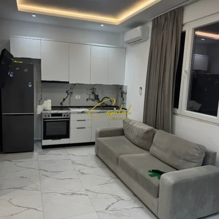 Tirane, jepet me qera apartament 1+1 Kati 1, 55 m² 500 € (5 MAJI)