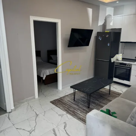 Tirane, jepet me qera apartament 1+1 Kati 1, 55 m² 500 € (5 MAJI)