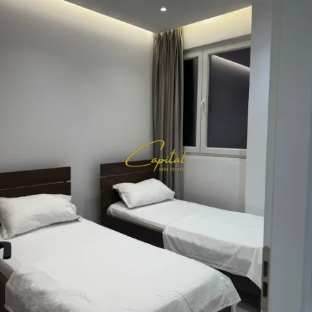 Tirane, jepet me qera apartament 1+1 Kati 1, 55 m² 500 € (5 MAJI)