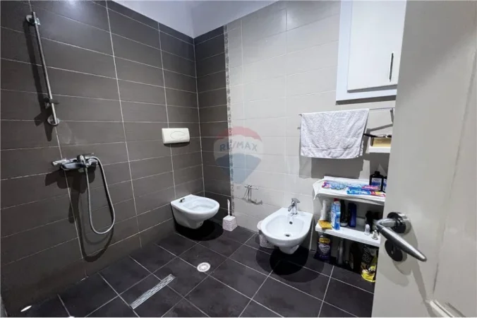 Vlore, shitet apartament+verande | Penthouse 2+1+Ballkon Kati 13, 120 m² 195.000 € (Blv. Ismail Qemali,Conad, Vlore)
