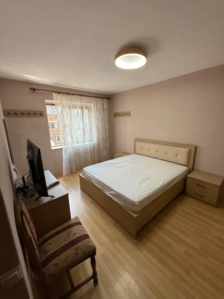 Tirane, jepet me qera apartament 2+1 Kati 4, 70 m² 550 € 
