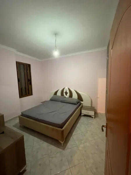 Tirane, jepet me qera apartament 2+1 Kati 2, 90 m² 400 € (Kombinat)