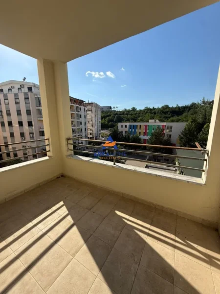 Tirane, shitet apartament 2+1+Ballkon Kati 3, 114 m² 150.000 € 