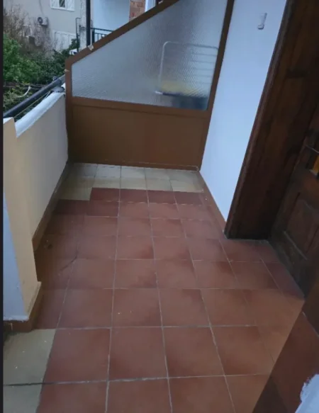 Tirane, jepet me qera apartament 1+1+Ballkon Kati 2, 70 m² 280 € (Selite)
