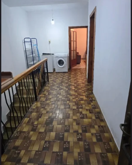 Tirane, jepet me qera apartament 1+1+Ballkon Kati 2, 70 m² 280 € (Selite)