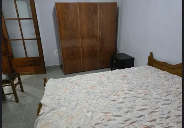 Tirane, jepet me qera apartament 1+1+Ballkon Kati 2, 70 m² 280 € (Selite)