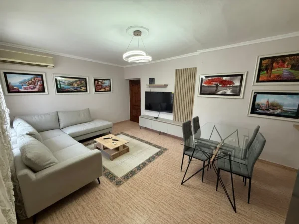 Tirane, jepet me qera apartament 2+1 Kati 4, 75 m² 550 € (Shkolla e Baletit)