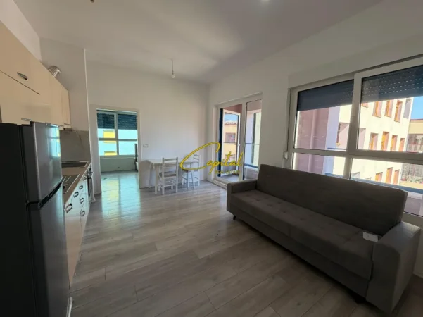 Tirane, jepet me qera apartament 1+1 Kati 2, 60 m² 400 € (ALI DEMI)
