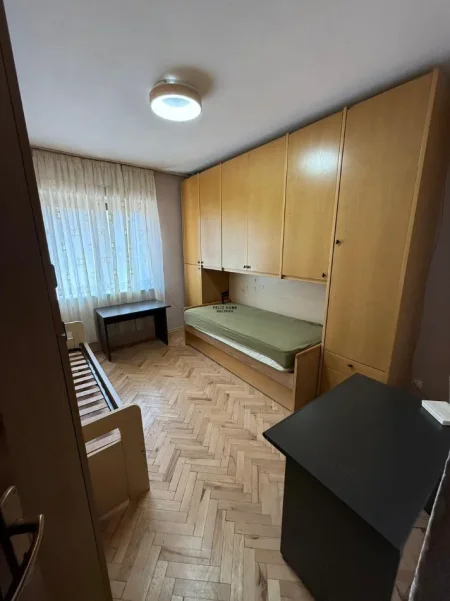 Tirane, jepet me qera apartament 2+1 Kati 4, 70 m² 550 € (RRUGA E ELBASANIT)