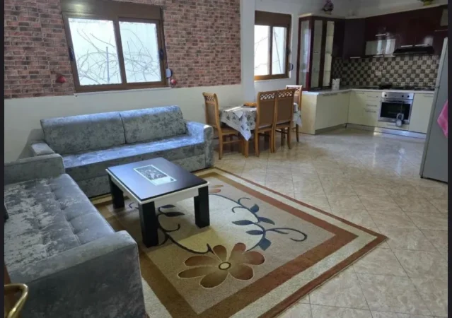 Tirane, jepet me qera shtepi Vile 1 Katshe Kati 1, 75 m² 450 € (Vilat Amerikane)