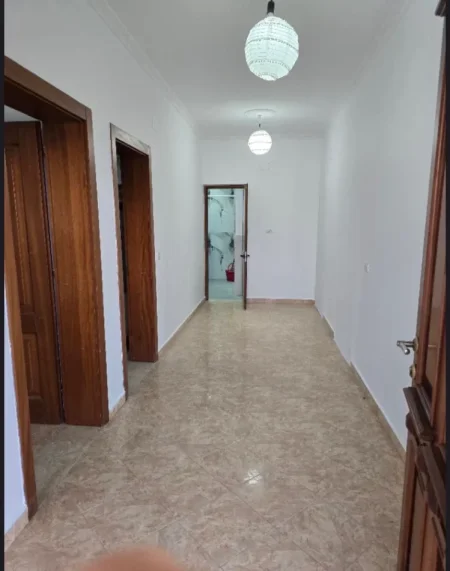 Tirane, jepet me qera shtepi Vile 1 Katshe Kati 1, 75 m² 450 € (Vilat Amerikane)