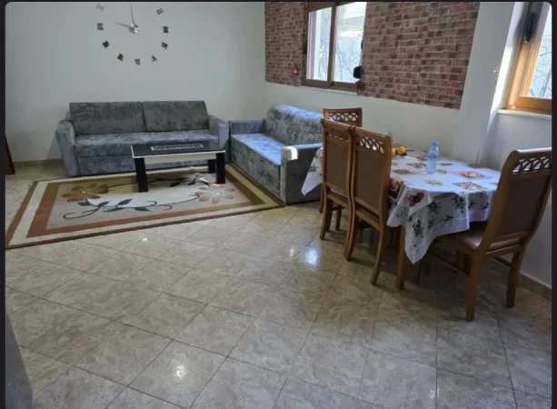 Tirane, jepet me qera shtepi Vile 1 Katshe Kati 1, 75 m² 450 € (Vilat Amerikane)