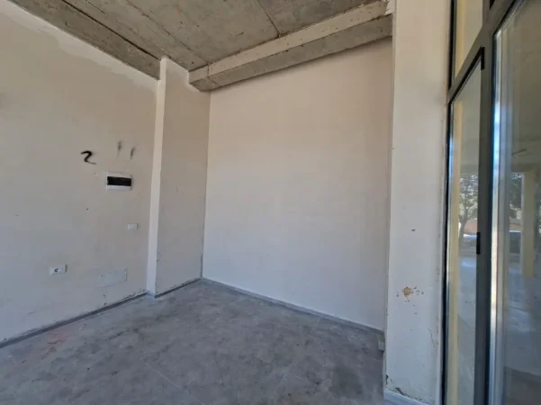Tirane, jepet me qera dyqan Kati 0, 20 m² 350 € (bulevardi i ri)