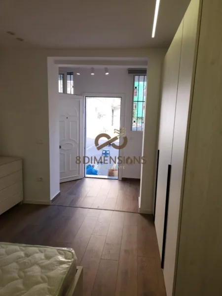 Tirane, shitet garsonier 1+1 Kati 0, 30 m² 95.000 € (rruga 4 deshmoret)