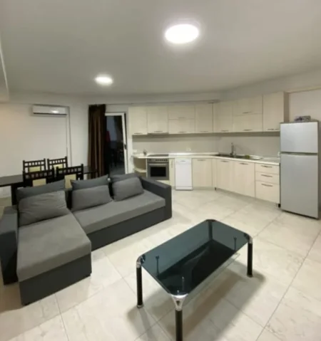 Tirane, jepet me qera apartament 2+1 Kati 7, 93 m² 700 € (vasil shanto)