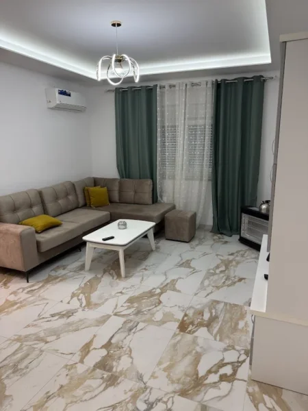 Tirane, jepet me qera apartament 2+1 Kati 2, 94 m² 650 € (Ali Demi)