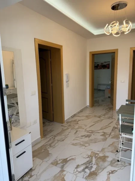 Tirane, jepet me qera apartament 2+1 Kati 2, 94 m² 650 € (Ali Demi)