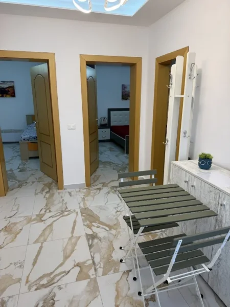 Tirane, jepet me qera apartament 2+1 Kati 2, 94 m² 650 € (Ali Demi)