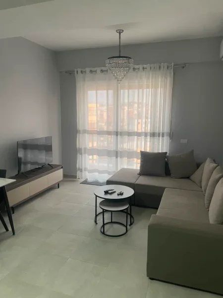 Tirane, jepet me qera apartament 2+1+Ballkon Kati 7, 101 m² 600 € (Brryli)