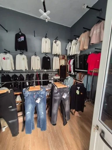 Tirane, jepet me qera dyqan Kati 0, 30 m² 500 € (rruga e kavajes , 21 Dhjetori)